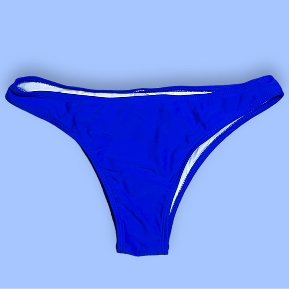 EUC Zaful Structured Triangle Style Bikini Set in Royal Blue. Size Medium/6 ๐ - Picture 3 of 15